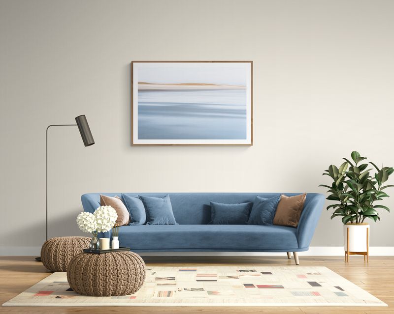 Modern_chic_living_room_interior_with_long_sofa (4)